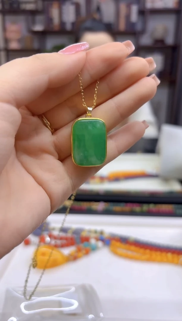 【闪购商品】翡翠吊坠(赠链)银S925镀金镶嵌D245