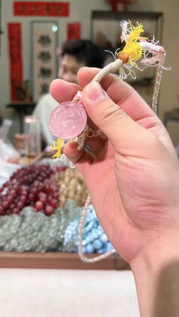 未镶嵌吊坠(赠链)芙蓉石粉水吊坠（多样性发其一）