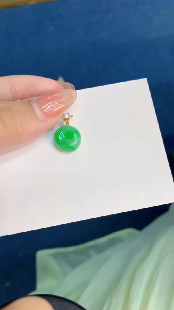 翡翠18K金镶嵌吊坠(不含链)1