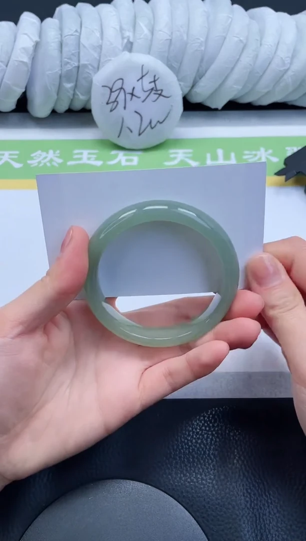 【闪购商品】石英质玉手镯未镶嵌A65-56+