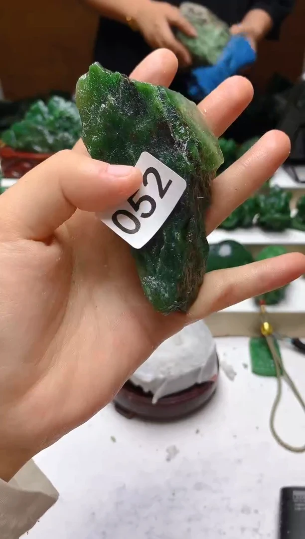 未镶嵌和田玉（碧玉）珠宝半成品1