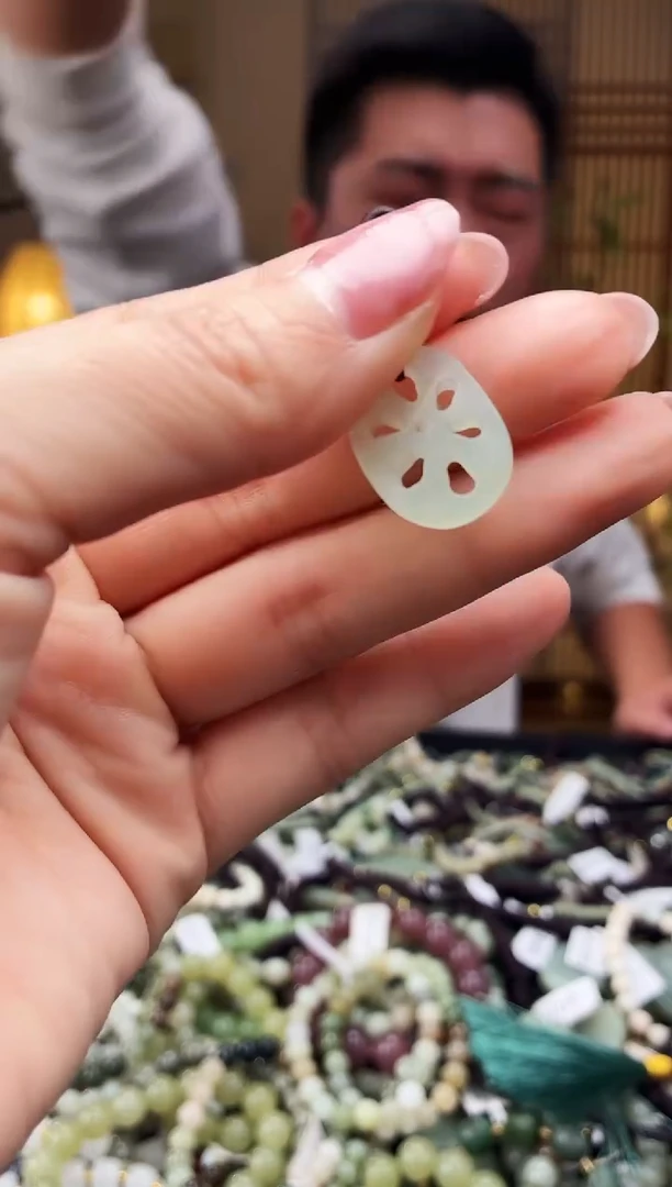 颈饰未镶嵌和田玉多样性发货，拍一发一