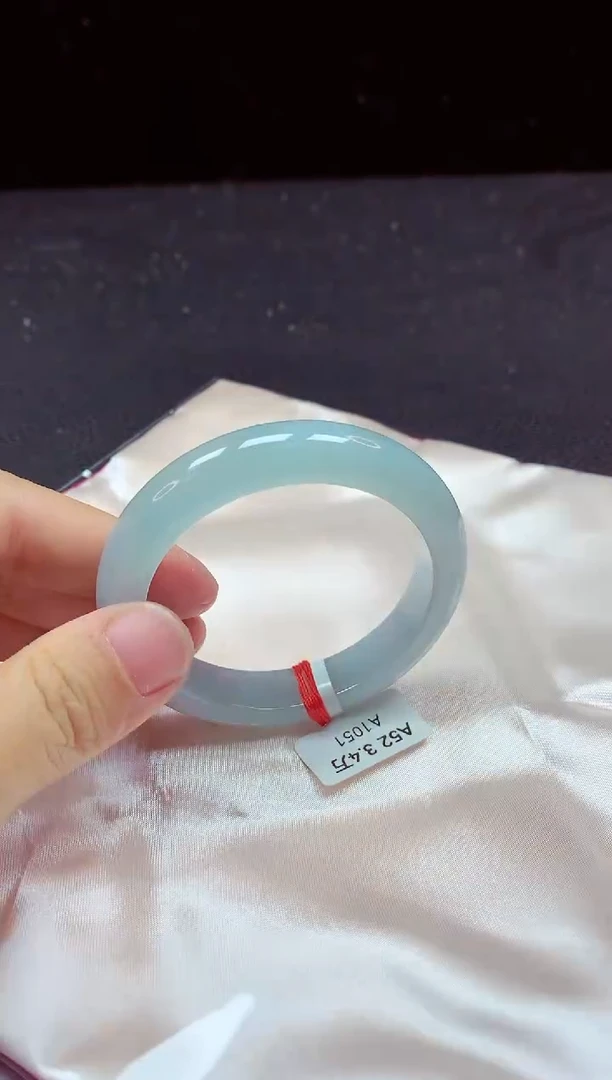 【闪购商品】翡翠手镯未镶嵌镯子52+