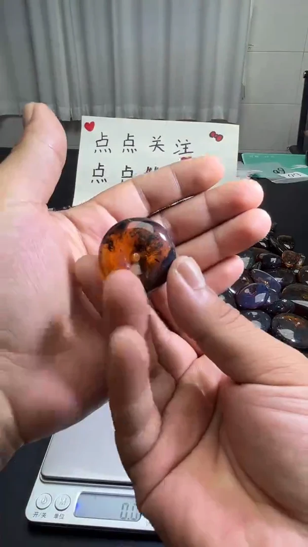 未镶嵌琥珀裸石62
