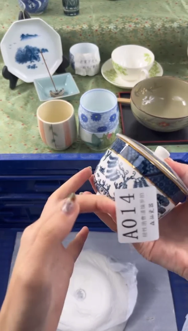 瓷片四*格  A014