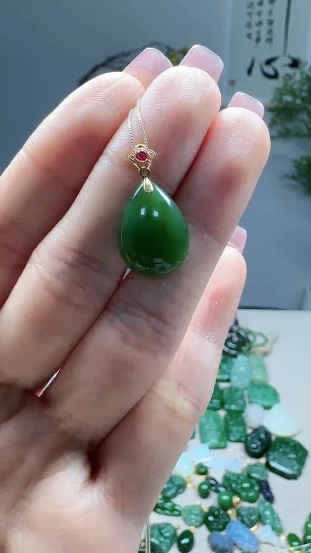 吊坠(不含链)18K金镶嵌和田玉1