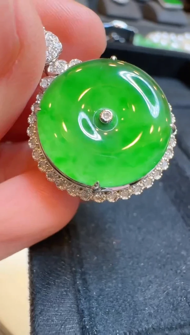 【闪购商品】翡翠吊坠(不含链)18K金镶嵌多样性团购发一件