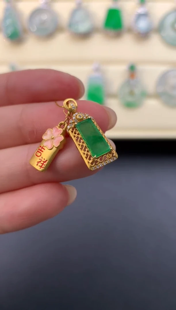 【闪购商品】翡翠颈饰18K金镶嵌D881