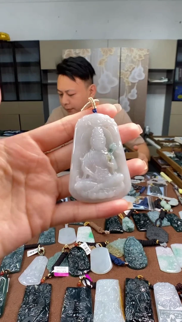 颈饰未镶嵌翡翠多样性发其一