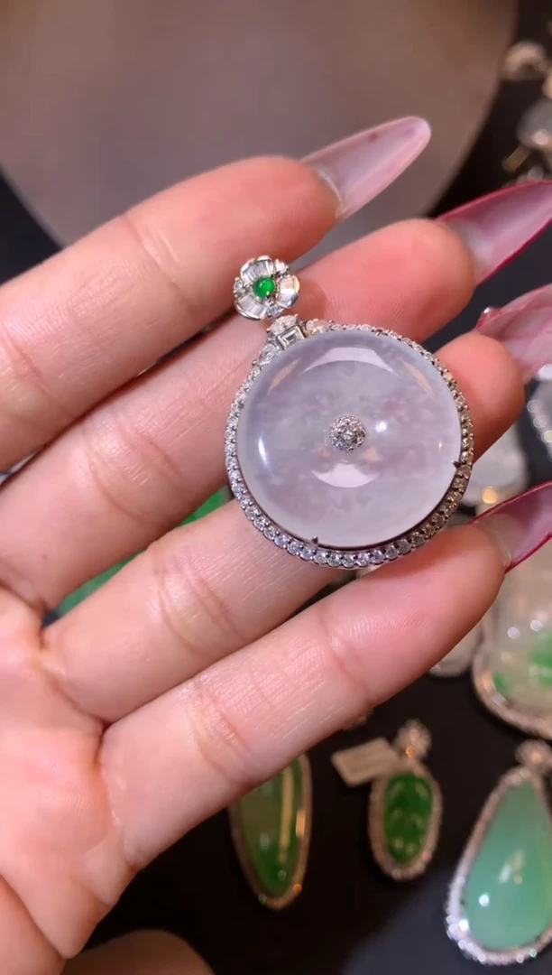 【闪购商品】翡翠吊坠(不含链)18K金镶嵌吊坠