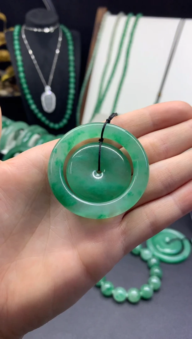 吊坠(不含链)未镶嵌石英质玉（非洲翠）子母扣