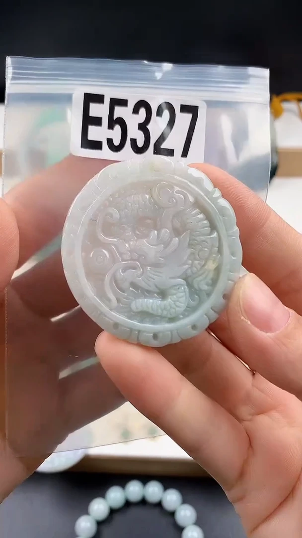 颈饰未镶嵌翡翠天然翡翠吊坠挂件
