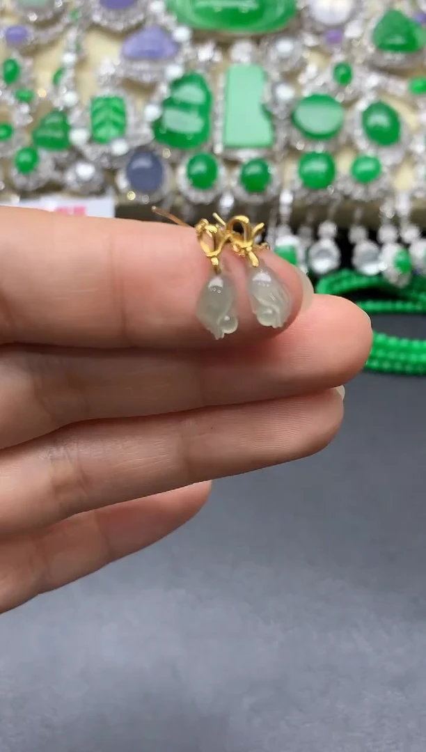 颈饰18K金镶嵌翡翠48-中国好珍宝