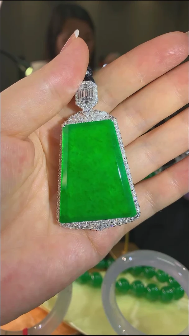 吊坠(不含链)18K金镶嵌翡翠吊坠