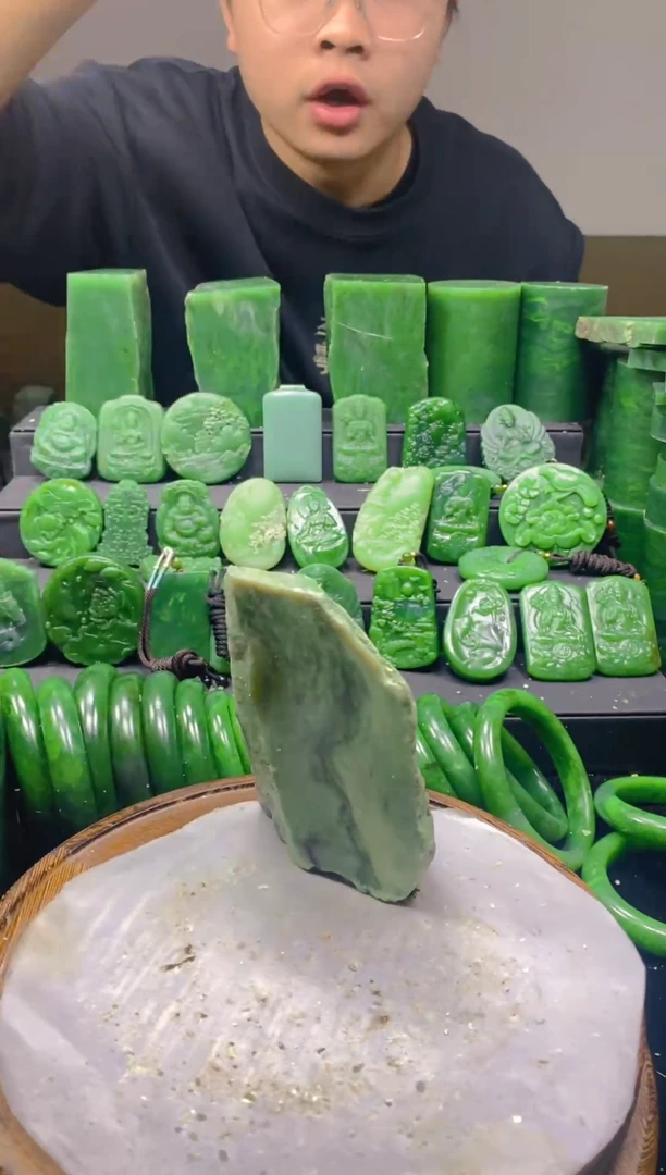 未镶嵌和田玉（碧玉）珠宝半成品1