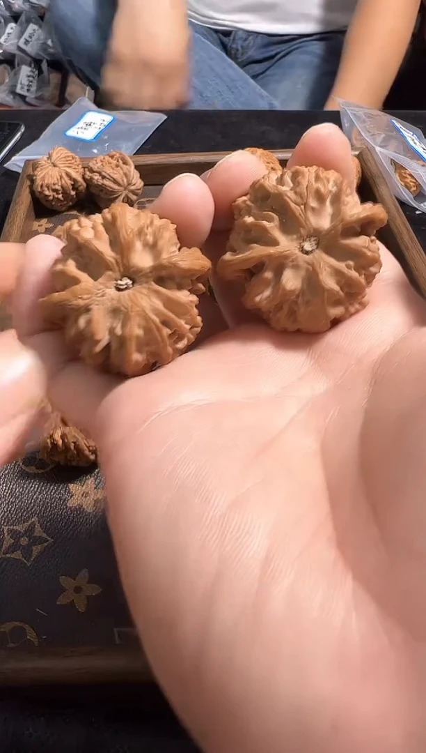 把件核桃40.9/41尺全品苹果园
