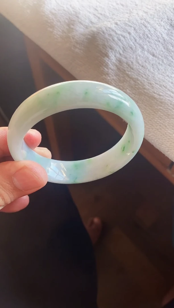 未镶嵌手镯翡翠手镯