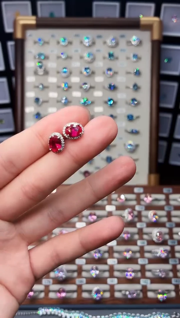 银S925镶嵌耳饰红宝石1888