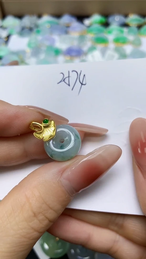 翡翠未镶嵌颈饰 天然缅甸翡翠A货
