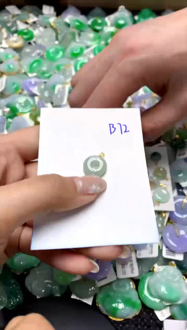 【闪购商品】翡翠颈饰18K金镶嵌1111111111111