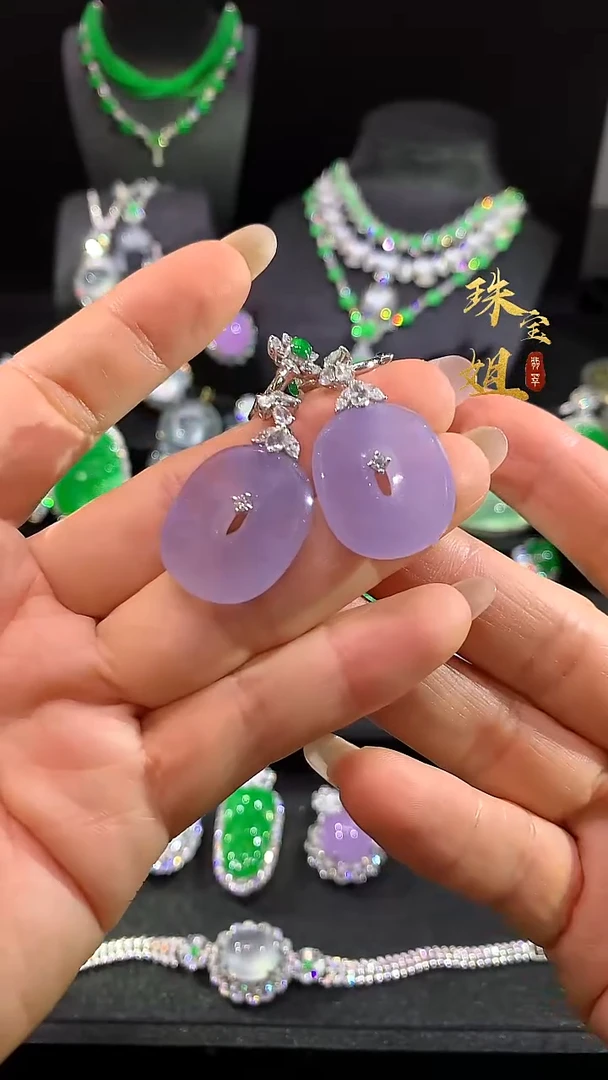 18K金镶嵌翡翠耳饰耳饰