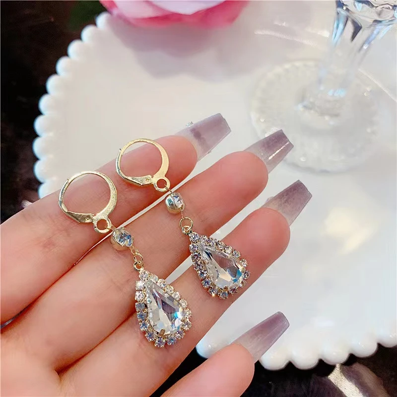 铜合金合成锆石耳饰 时尚百搭复古小众简约设计感JE3110