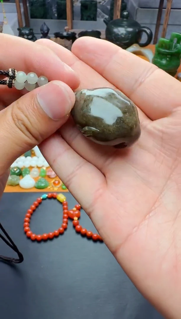 和田玉未镶嵌颈饰河豚06