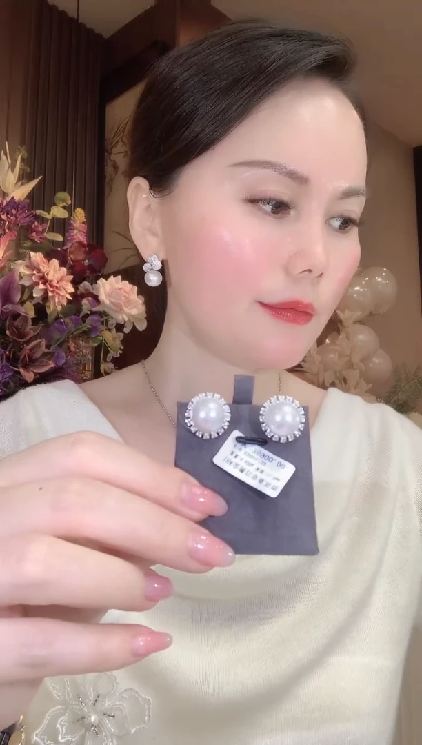 18K金镶嵌耳饰海水珍珠C65