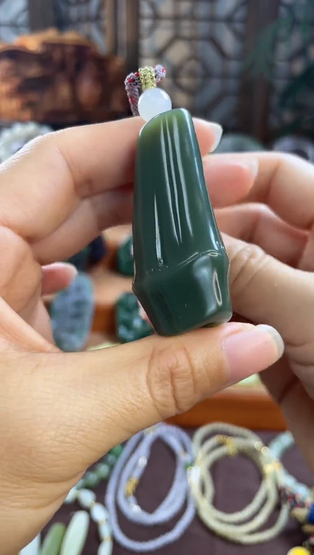 颈饰未镶嵌和田玉俄料碧玉鸭蛋青竹节吊坠带证书