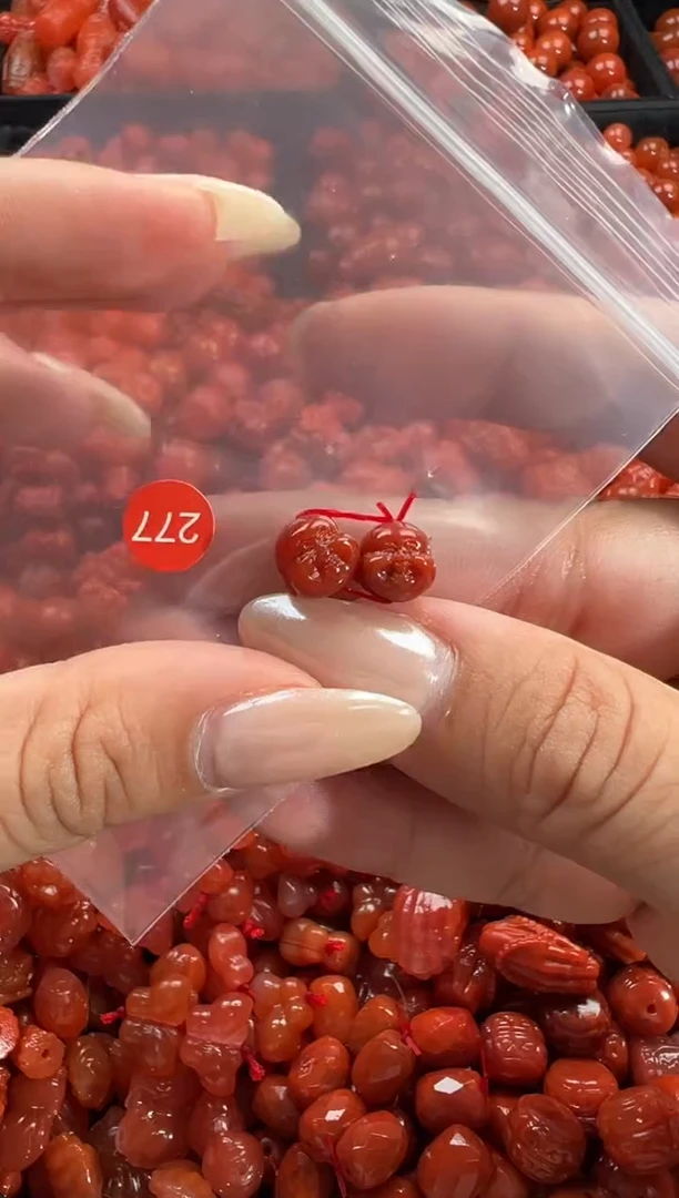 颈饰未镶嵌南红玛瑙1