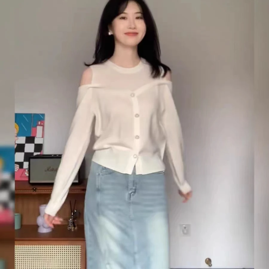 杏色露肩针织女设计款气质垂感上衣