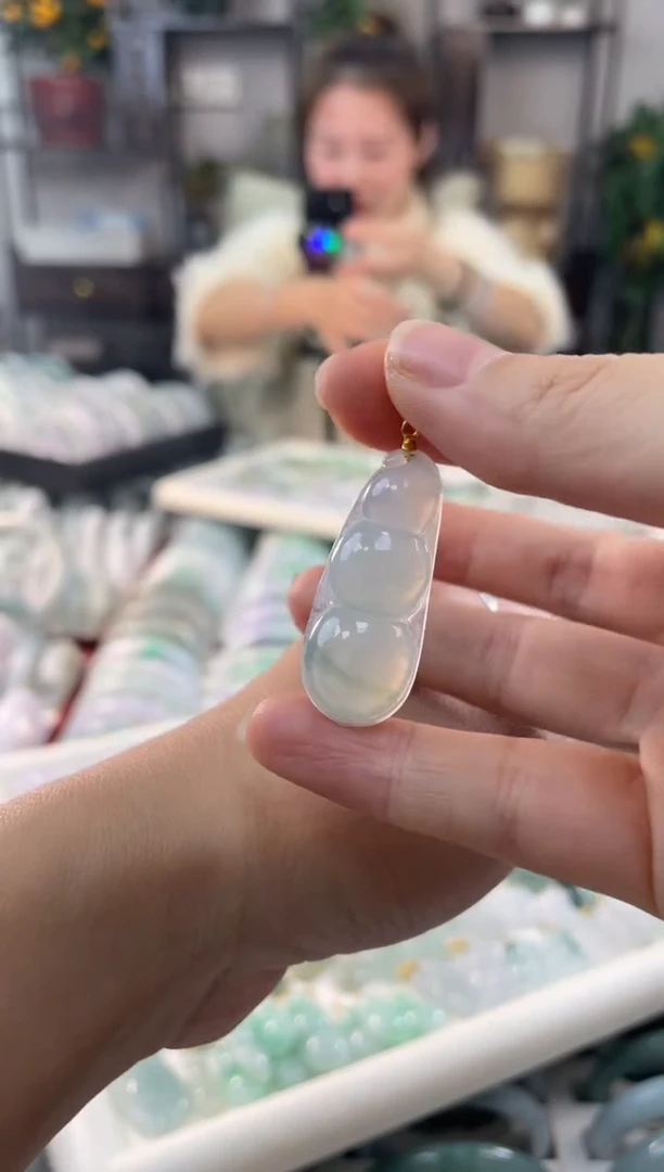 【闪购商品】翡翠吊坠(赠链)银S925镶嵌多样性发货 发一件