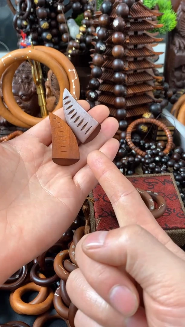 【闪购商品】木枣木老款小挂杯一对随机发货