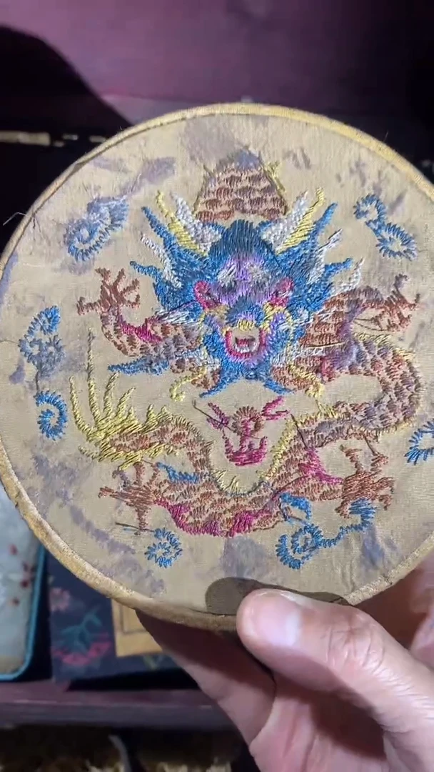 香榧木（1个开封龙圆盒子1对金镯子）