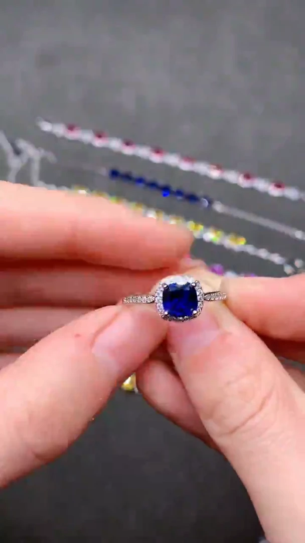 【闪购商品】蓝宝石戒指银S925镶嵌......