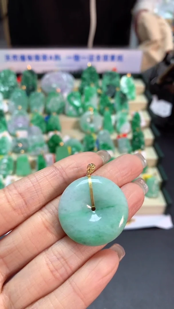 【闪购商品】翡翠吊坠(不含链)18K金镶嵌挂件