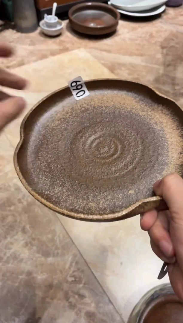 瓷片葡*儿690  粗陶棕色异形盘1个
