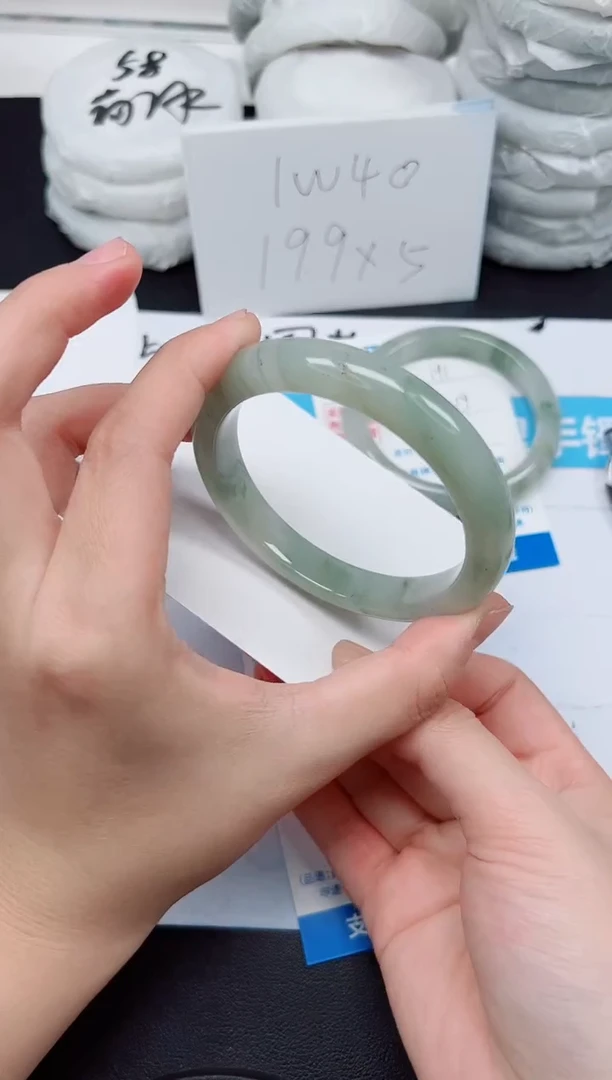 【闪购商品】石英质玉手镯未镶嵌G192-60