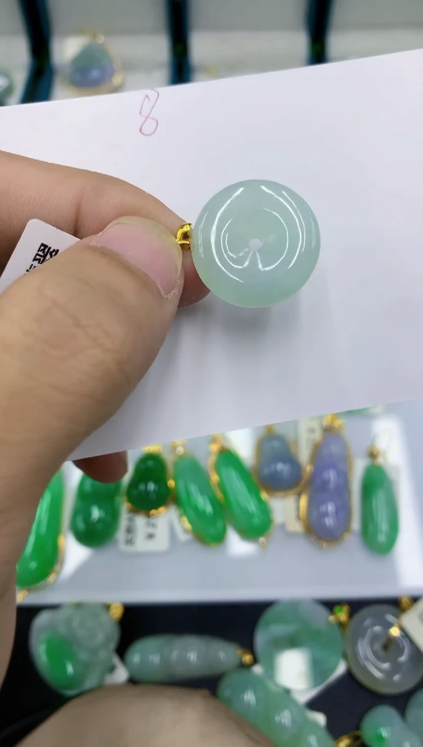 颈饰18K金镶嵌翡翠翡翠