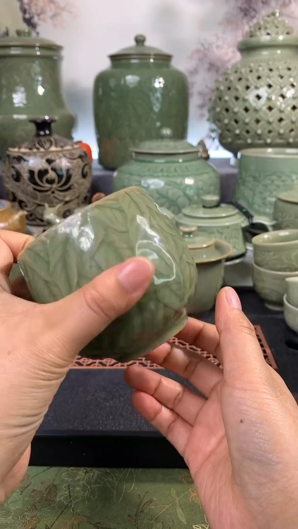 现代耀州窑瑕品小气泡青瓷刻花榆叶杯260尺寸一只