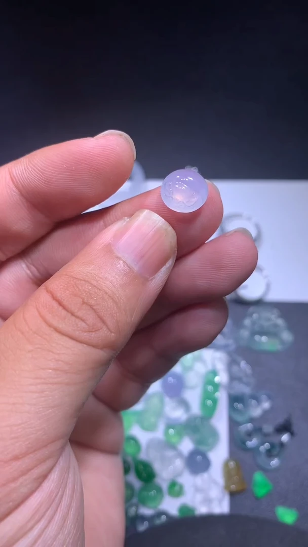 颈饰未镶嵌翡翠金蝉