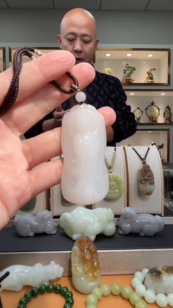 颈饰未镶嵌和田玉苏