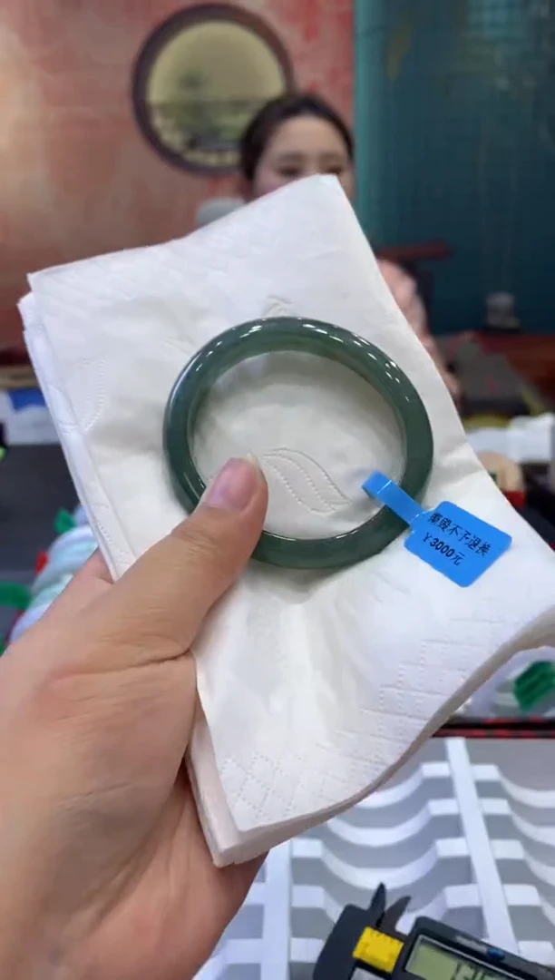 【闪购商品】翡翠手镯未镶嵌多人0006405