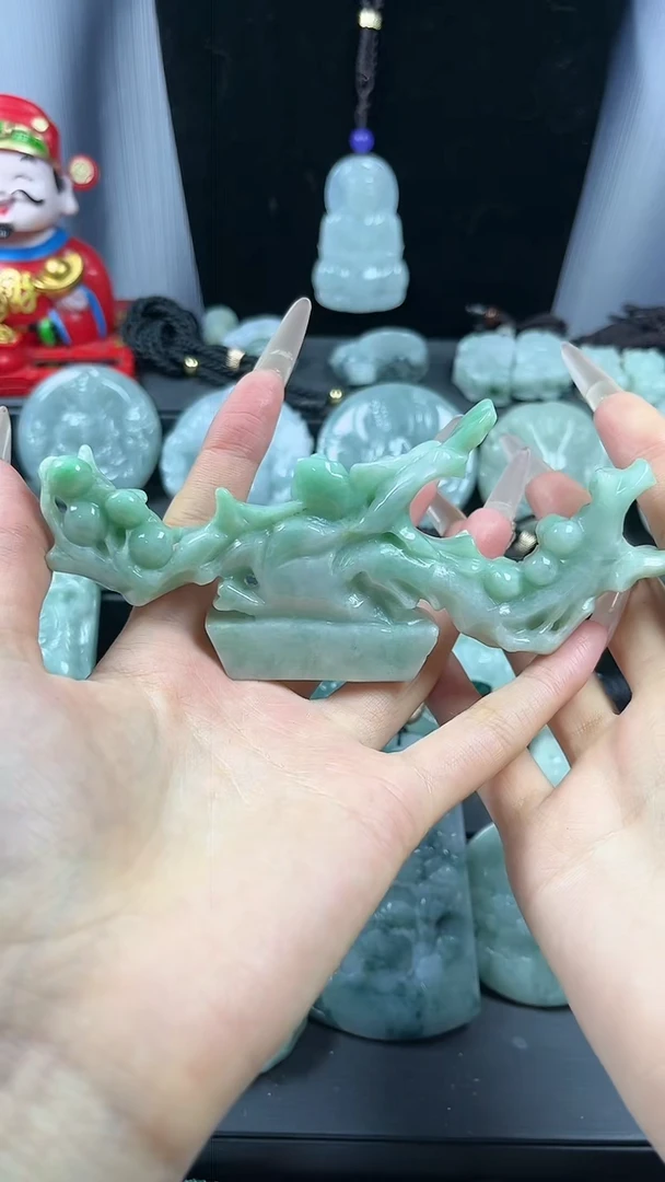 【闪购商品】翡翠颈饰未镶嵌喜上眉梢