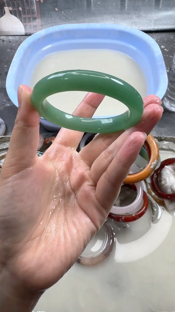 石英质玉手镯未镶嵌48