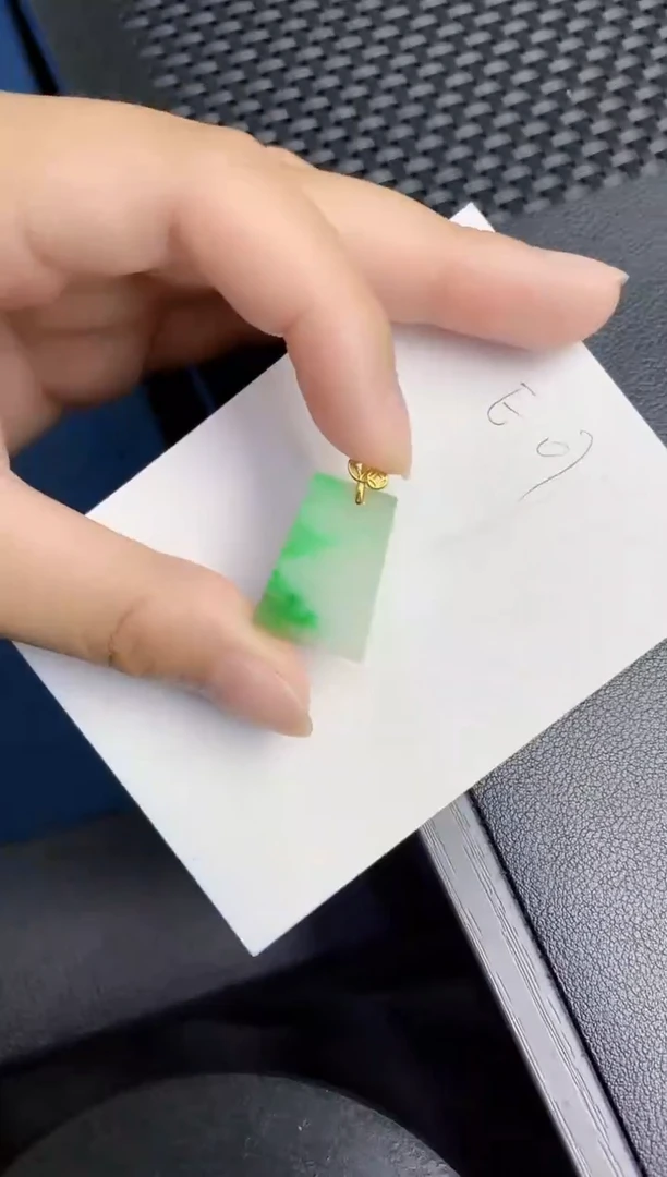 翡翠未镶嵌颈饰000000000