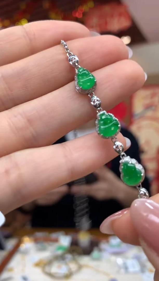 18K金镶嵌手链翡翠手链