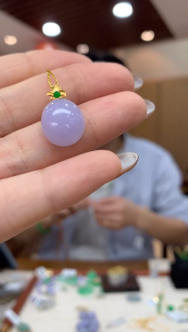 吊坠(不含链)18K金镶嵌翡翠蛋面