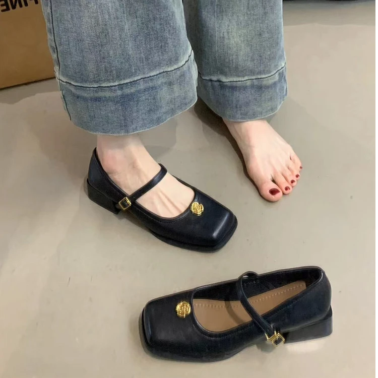 ALGF-B02-1复古山茶花一字扣2025年玛丽珍鞋女方头粗跟通勤小单鞋