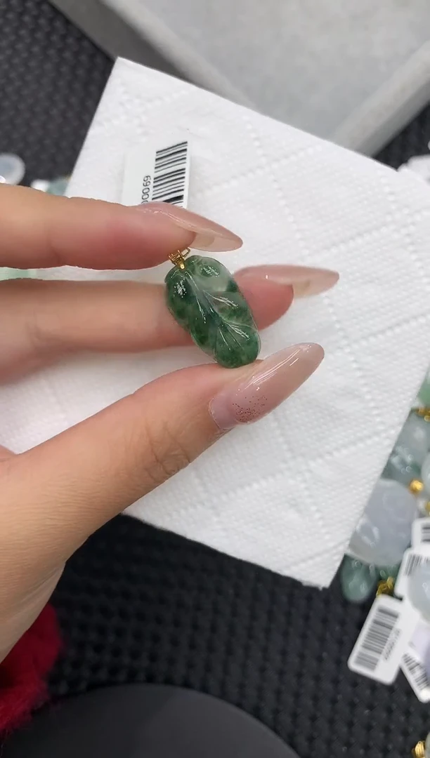 颈饰18K金镶嵌翡翠1111111111